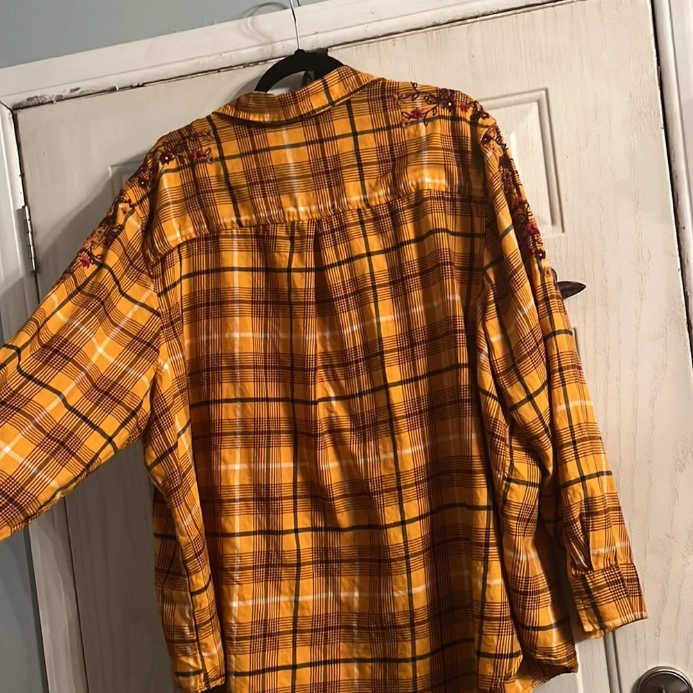 Terra & Sky 3X 24-26 orange multi colored button down top - Picture 3 of 4